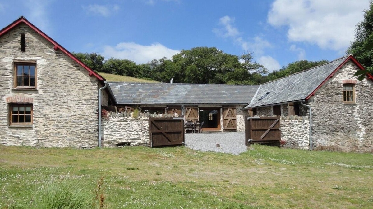 Exmoor National Park Cottage | NETHERCOTE BYRE, pet friendly, country holiday cottage in Winsford