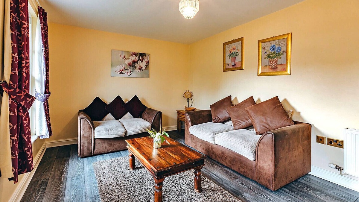 Eaton Mascott Cottage | Netley Hall - Rose