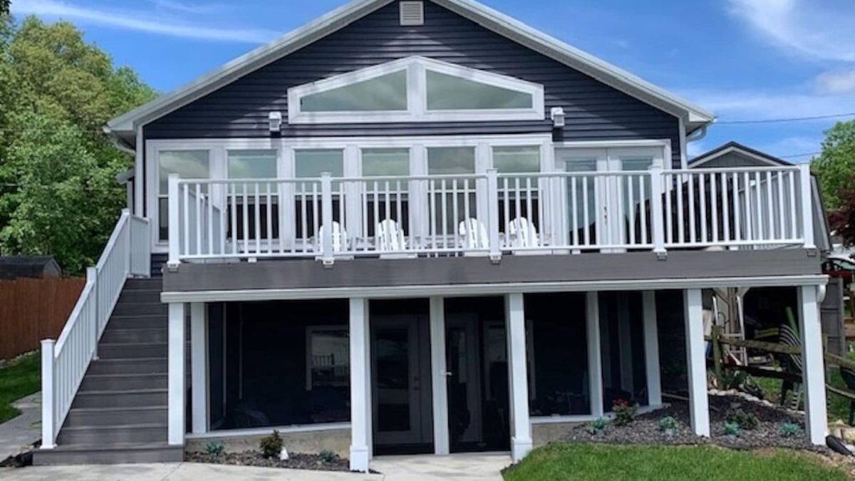 Northwest House | Nettle Lake Stunner! No better view on the lake! TRUE LAKEFRONT ENJOYMENT!