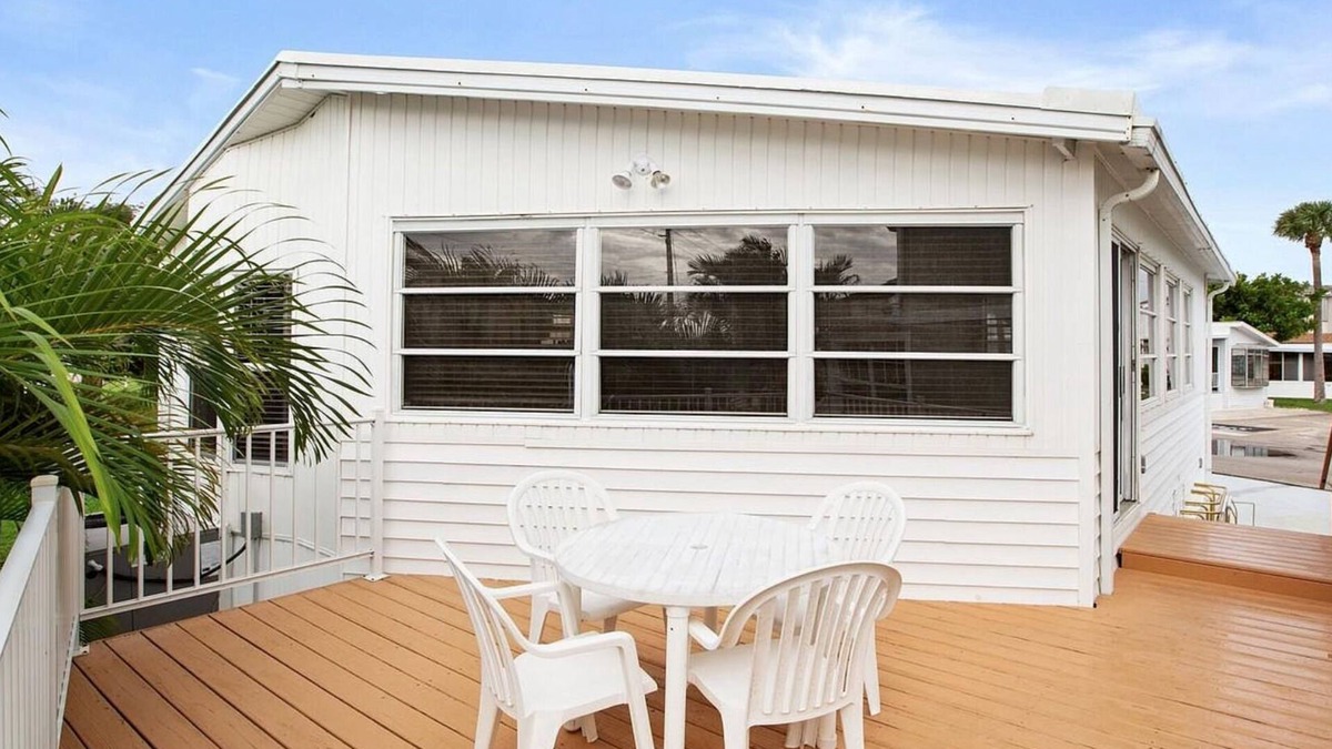 Nettles Island House | Nettles Island - The Lazy Pelican