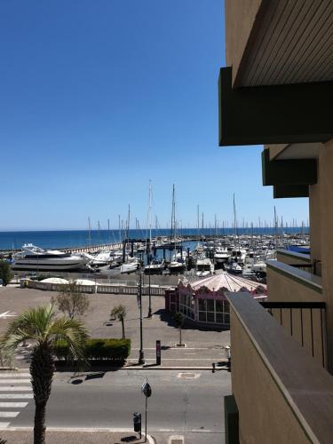 Nettuno Apartment | Nettuno apartment city center sea view