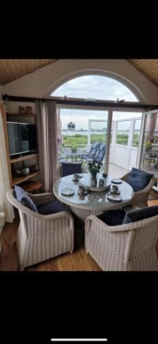 Hagen im Bremischen House | NEU! Das kleine Rote Hoch-Haus