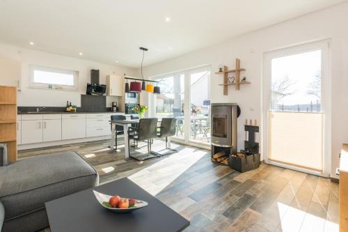 Krakow am See House | Neu! Ferienhaus-See-Sauna-Kamin-5 Sterne-102m²