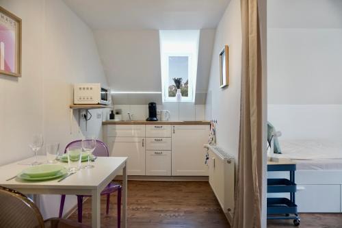 Ehrenbreitstein Apartment | NEU stylisches Apartment für 2 Personen in historischem Fachwerkhaus 4 Etage mit Blick auf Stadt & Festung