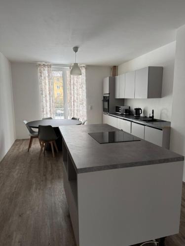 Taucha Apartment | Neu und Günstig! Hochwertige Ferien- und Monteurswohnung bei Leipzig Nähe A14