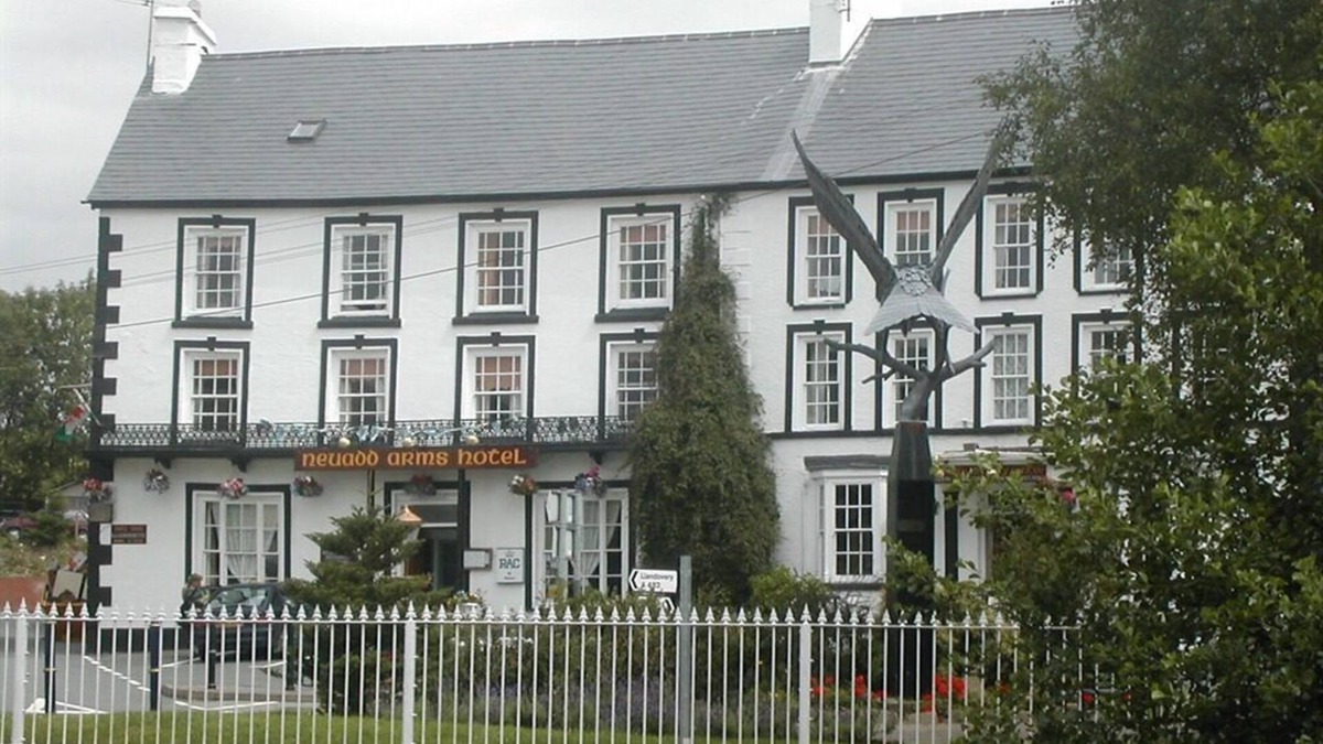 Llanwrtyd Wells Hotel | Neuadd Arms Hotel