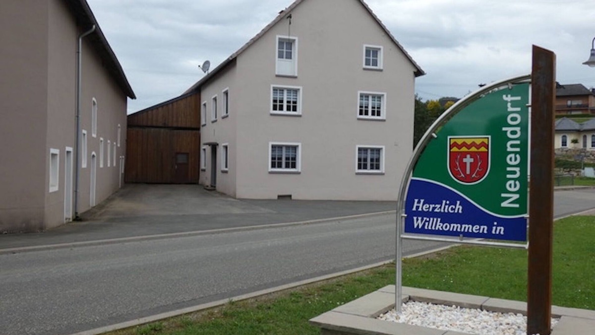 Neuendorf House | Neuendorf Hillside Haven