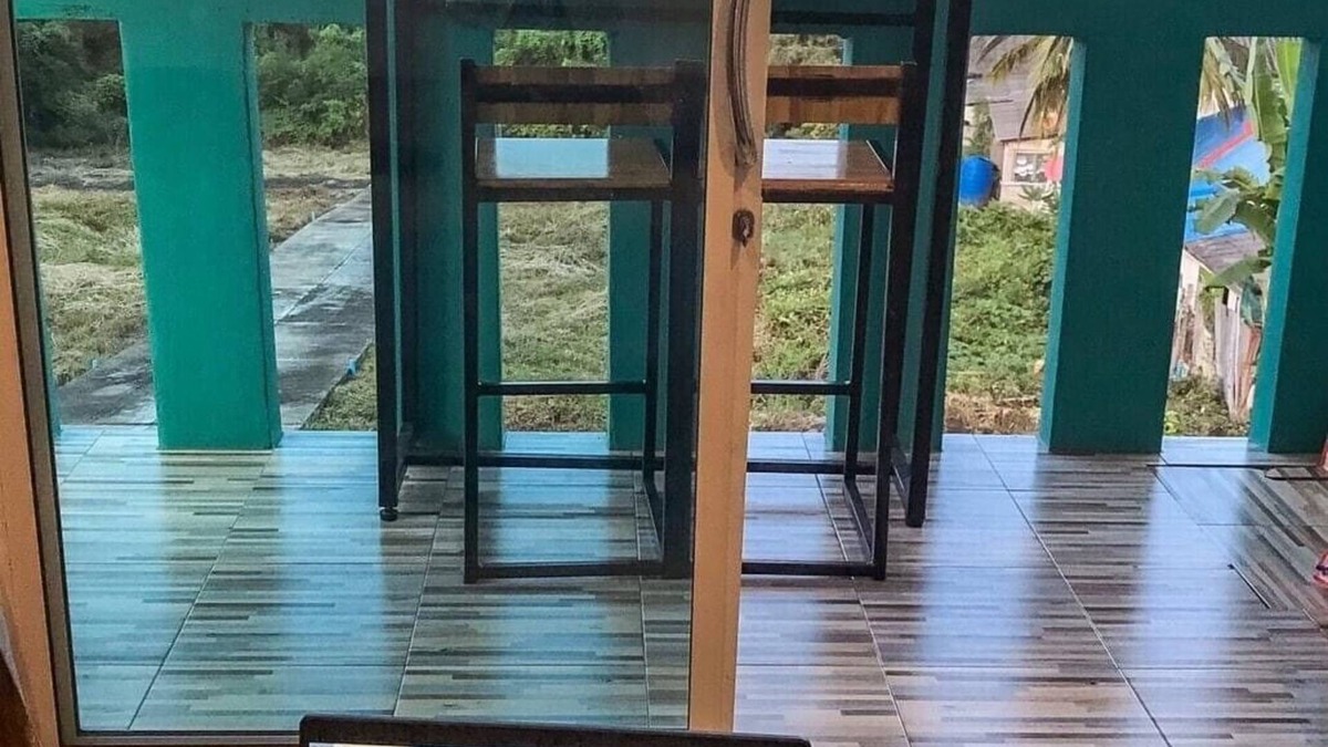 Ko Sichang Hotel | Neutron Bungalow