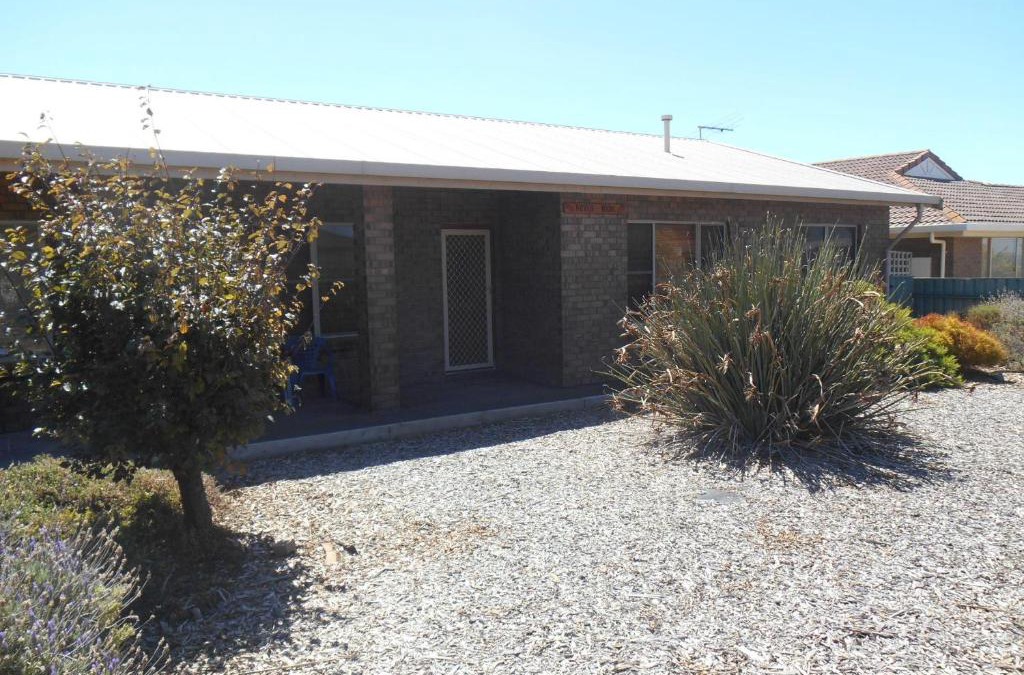 Ardrossan House | Nevah Barc - Ardrossan