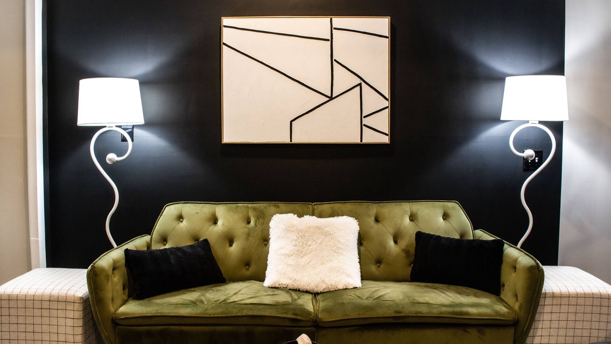 Wesley Heights Apartment | ♥NEW 1BR Apt|Walk to UPTOWN+FREE Parking|★ ★ ★ ★ ★
