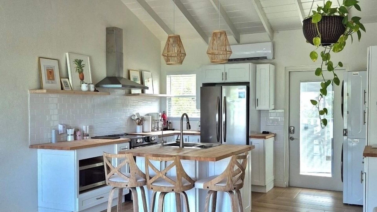 Great Exuma Villa | NEW 2 bdrm Sunrise Villa on 1+ acre tropical garden directly on Hoopers Beach