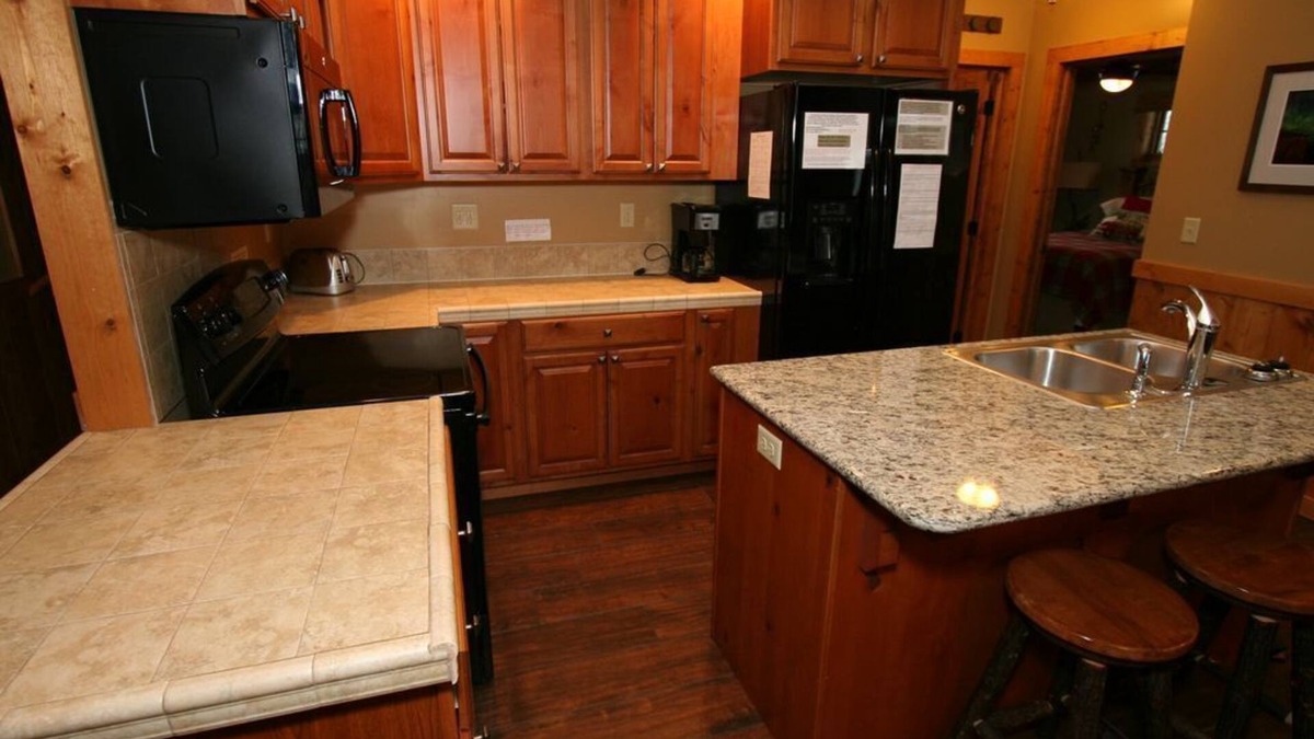 Bemidji Cabin | New 2 Bedroom/2 Bathrooms/Jacuzzi Tub