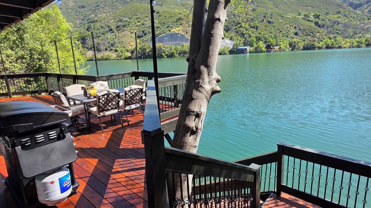 Upper Lake House | New 2BR Lake House on Blue Lakes-Private Dock, Large Patio, Fire Pit & Kitchen