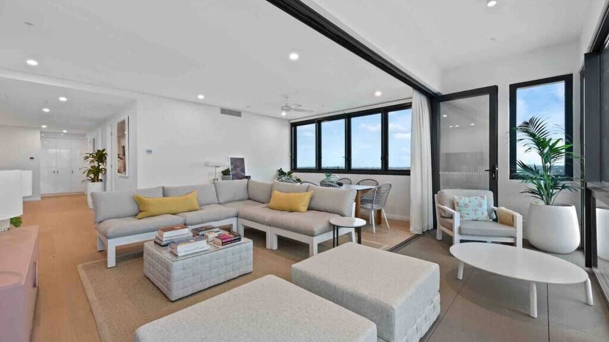 Fortitude Valley Apartment | New 3 Bed Penthouse Resort style complex
