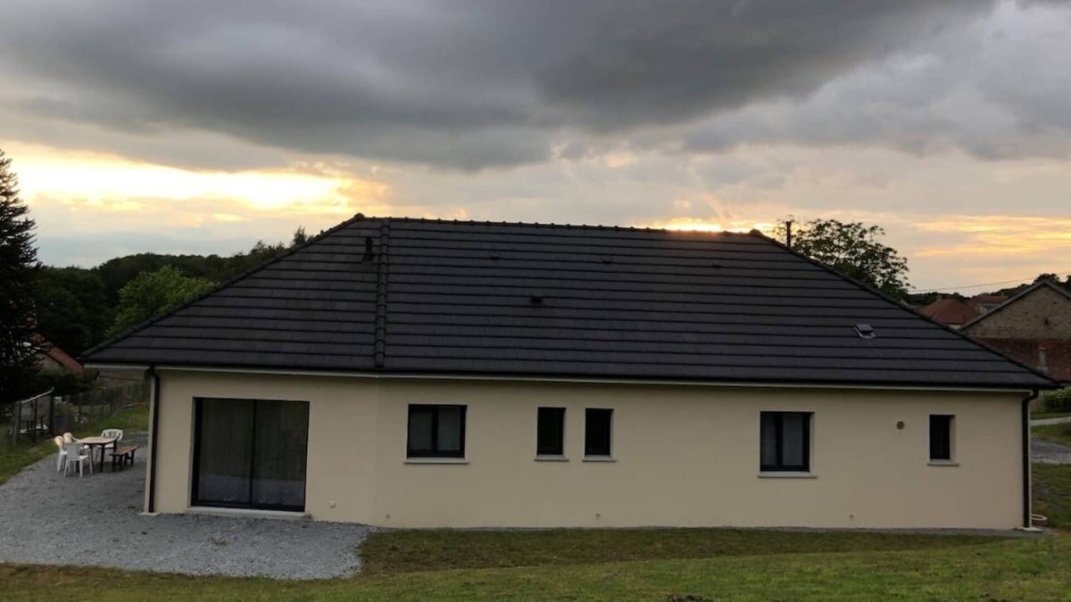 La Brionne House | New 3-bedroom bungalow with private parking
