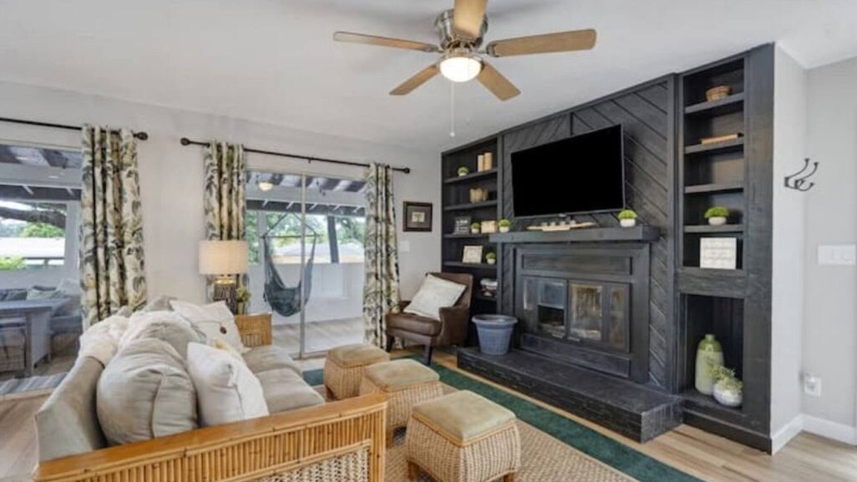 South Gate Ridge House | New 3 bedroom, close to Siesta