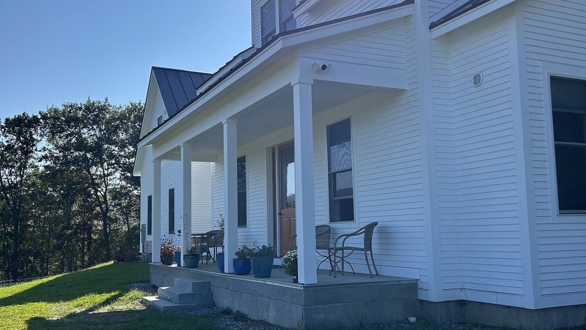 Bridgewater House | New 3 BR+/3 Bath House close to Ski Areas & Woodstock. Trails, Pastures & Views