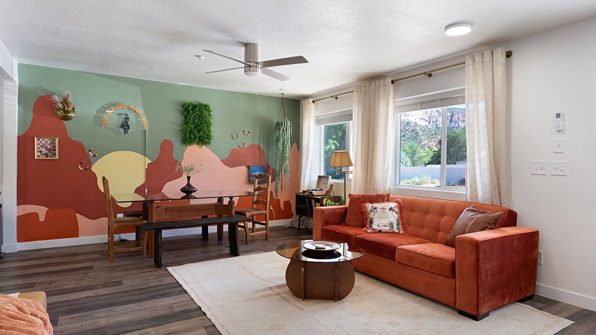Hildale Apartment | New 3BR/2BA: Private Hot Tub + Shared Pool, Sauna & Outdoor PingPong 1Hr to Zion