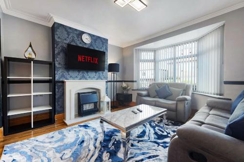 Fenham House | New! 3BR in Baxter Ave