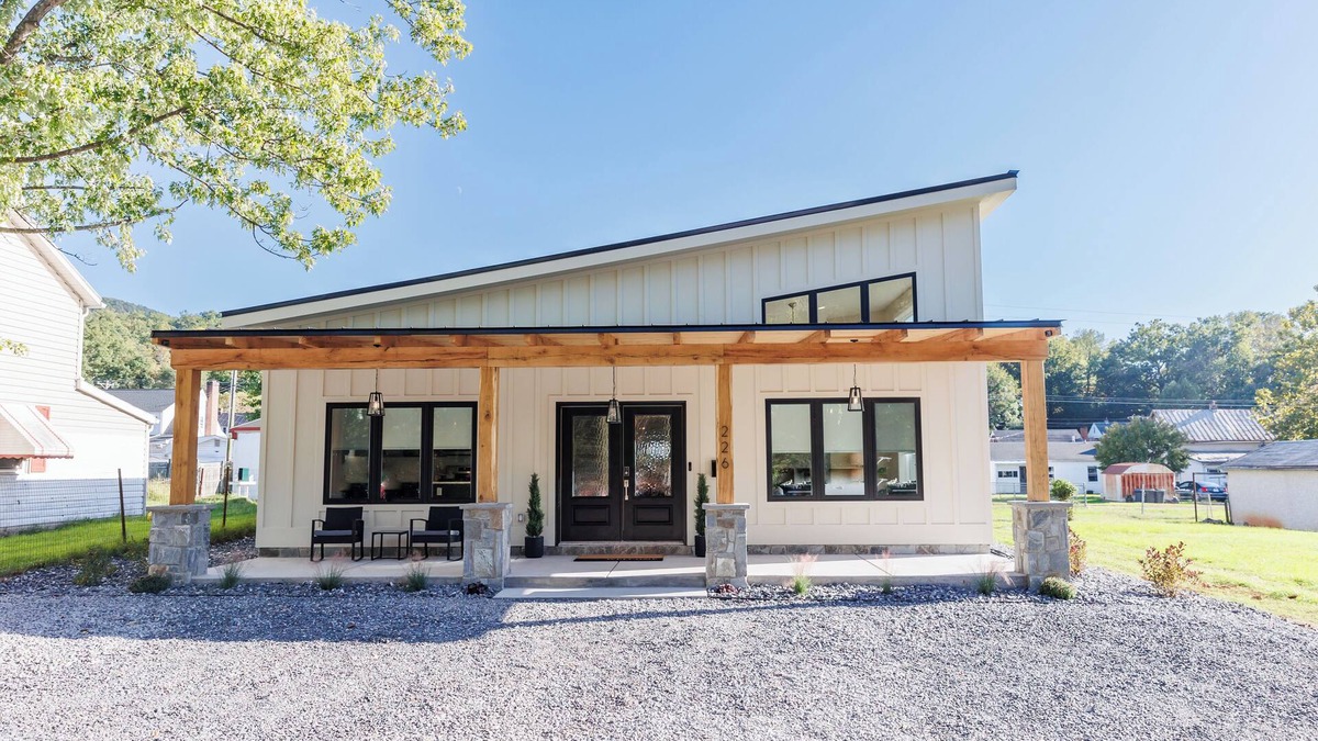 Buena Vista House | New 4-bedroom house in Buena Vista with WiFi and AC near SVU