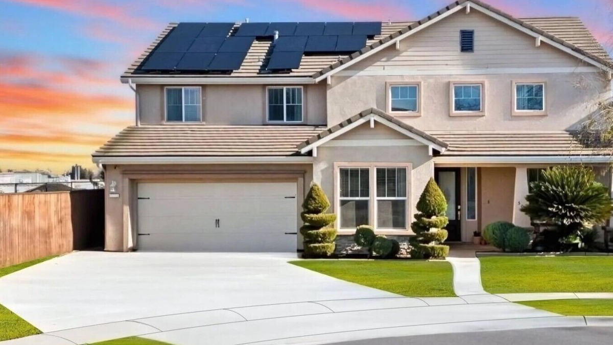 Oakdale House | *NEW 4BD Oakdale Retreat, Pool, AC, Sleeps 14, Newly Remodeled