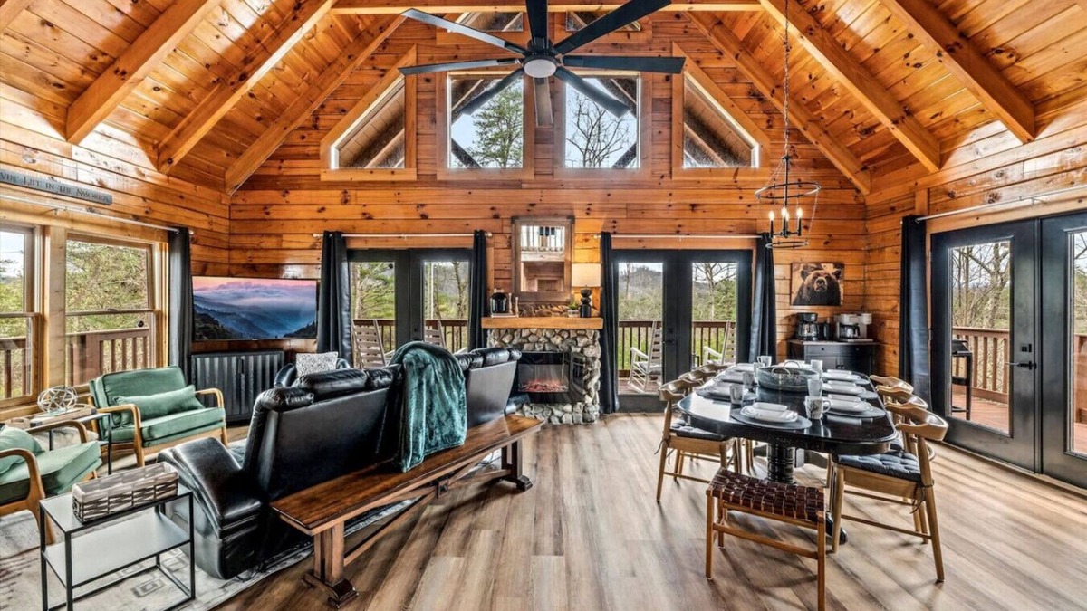 Sevierville Cabin | New! 4BR w/Stunning Views! Hot Tub*Game Room*Quiet