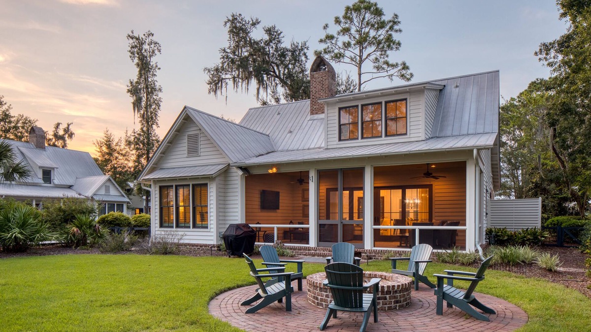 Olde Town House | New 5 Bedroom in the Tennis Cottages