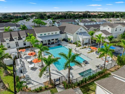 Port Saint Lucie House | New 5 Star home with Pool & HotTub-Mins to HCA-Tradition Sq