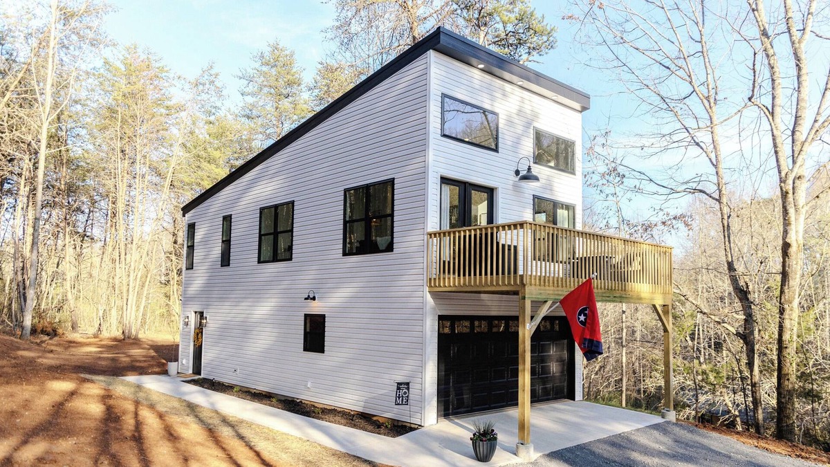 Knoxville House | NEW! 6 Miles to UT- 2 bedroom, 1.5 bath wooded retreat with garage!