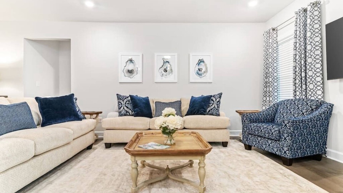 Lewes House | New 7BR Luxury House Near Beaches *Sleeps 14