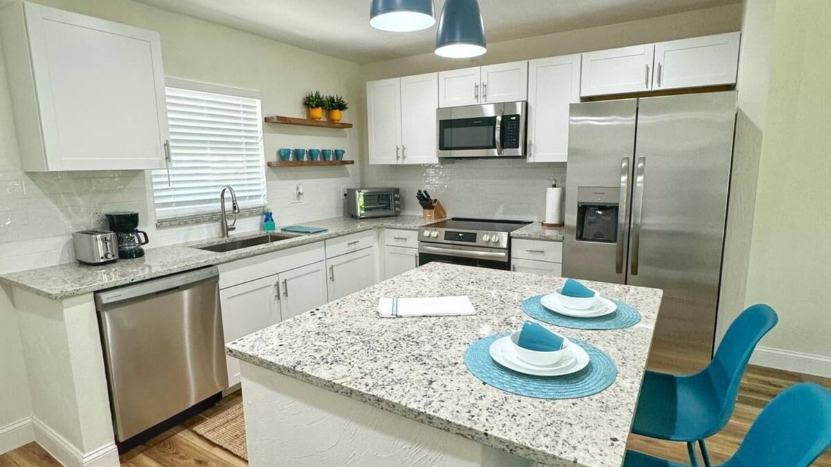 Port Orange House | NEW Amazing Sunshine-Up 6 Guests-Private Backyard