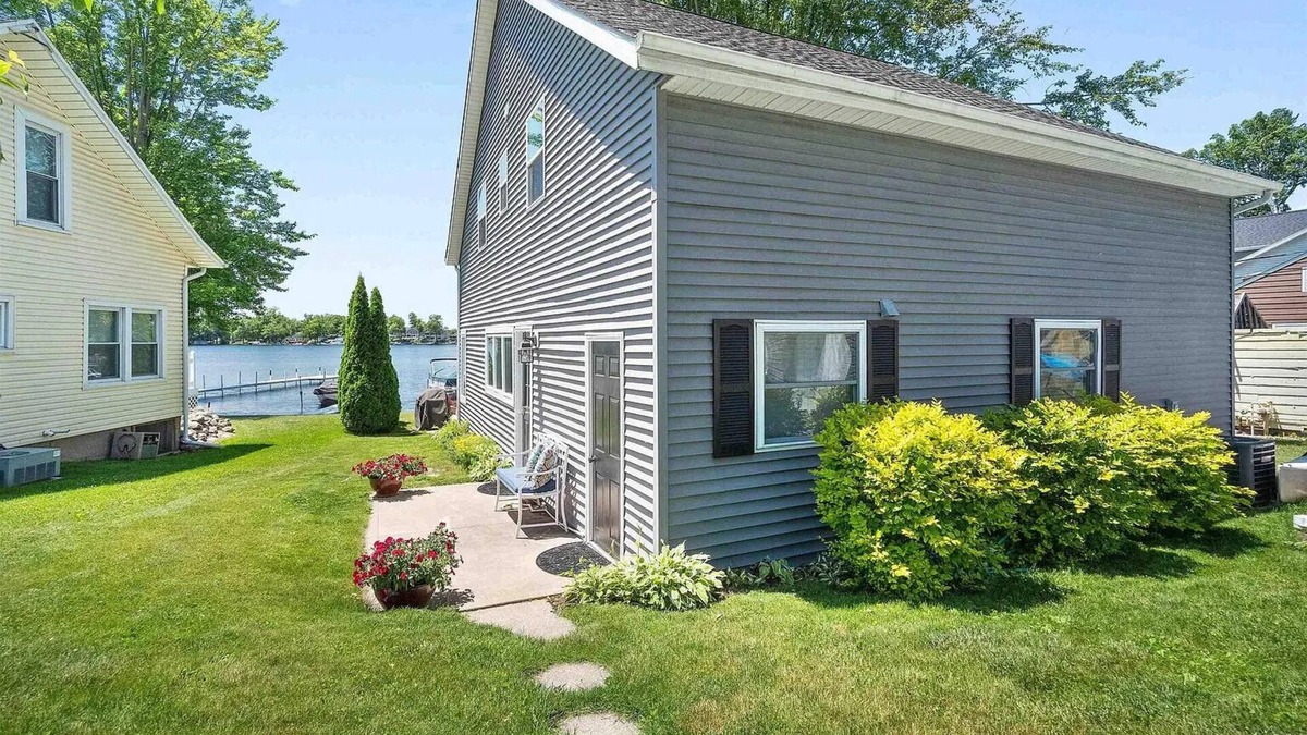 North Webster Cottage | New - Anchor Inn, a Charming Lake Cottage @ Webster Lake