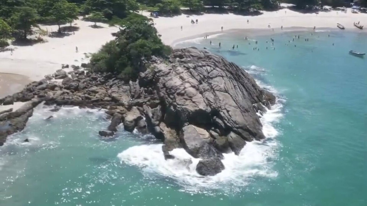 Trindade House | New and complete. 30 meters from the beach. Swimming pool. Garage