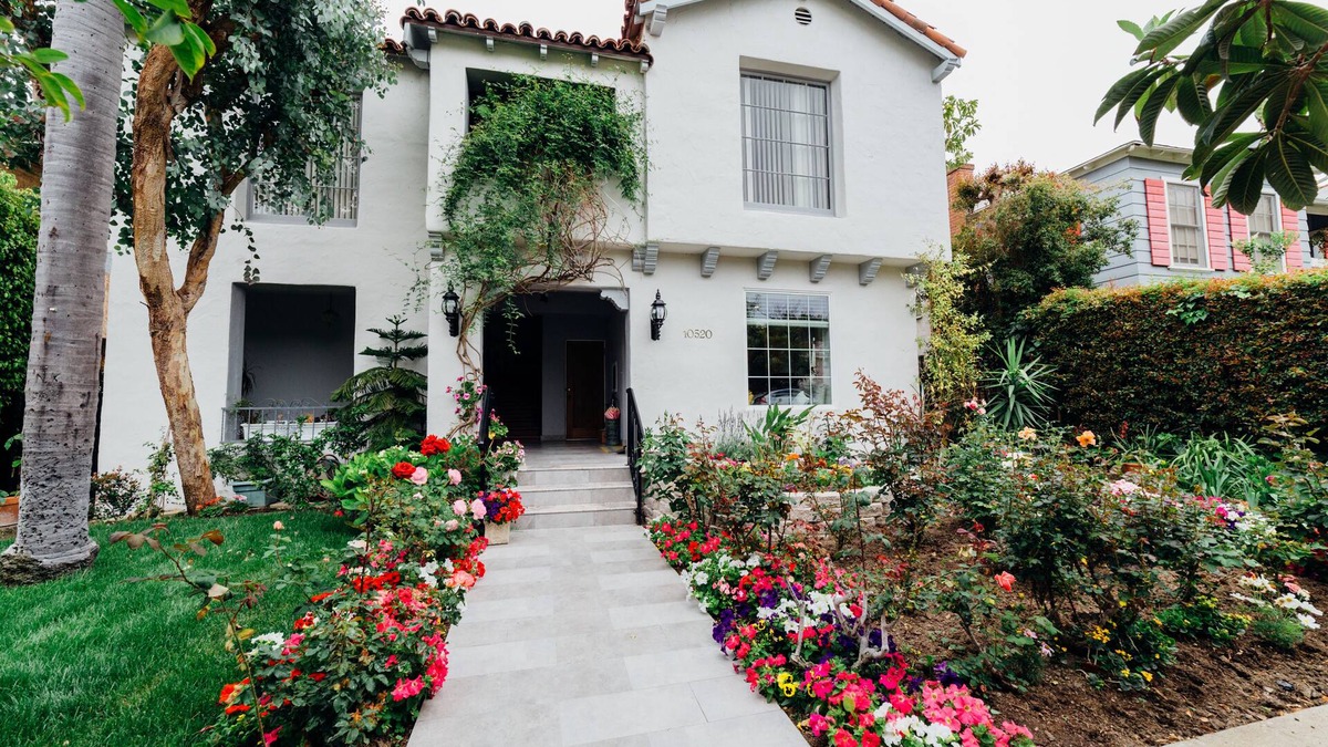 Westwood Apartment | New apartment in heart