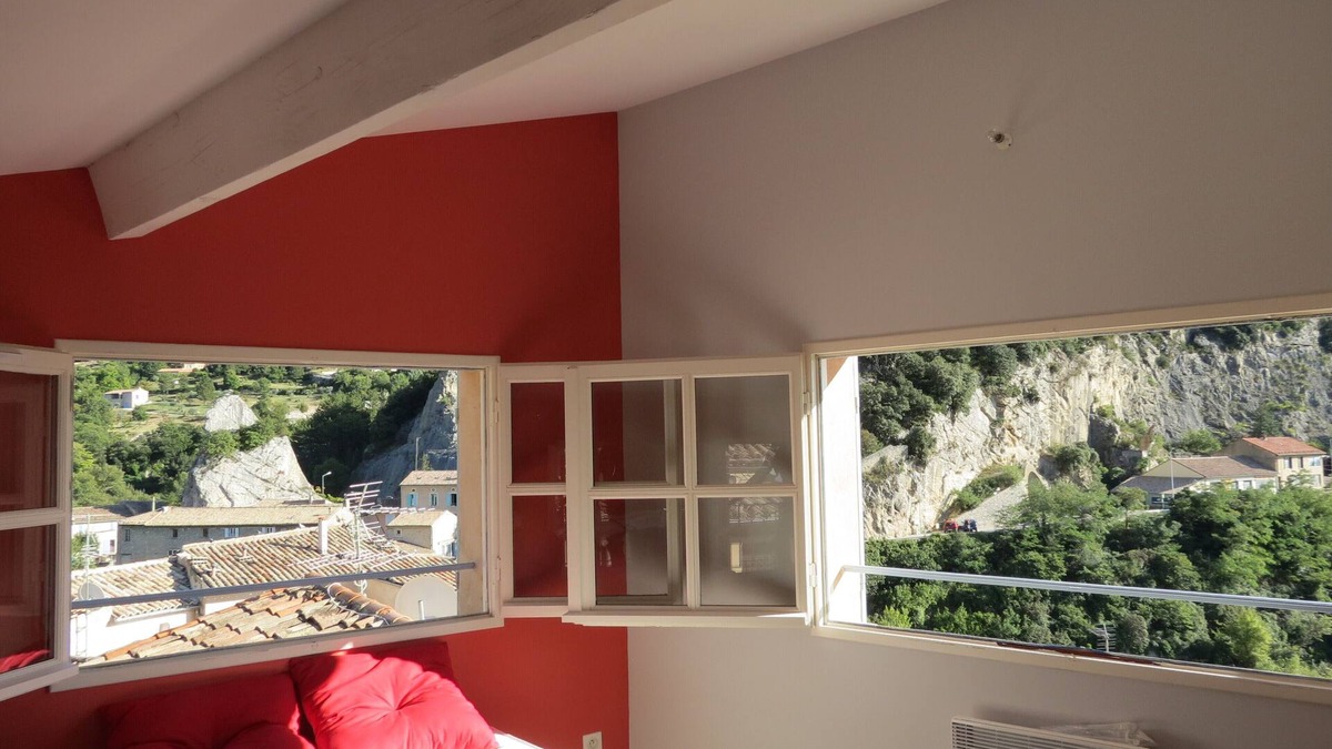 Nyons Apartment | New apartment next to the Roman bridge, unique views, terrace without screws vi