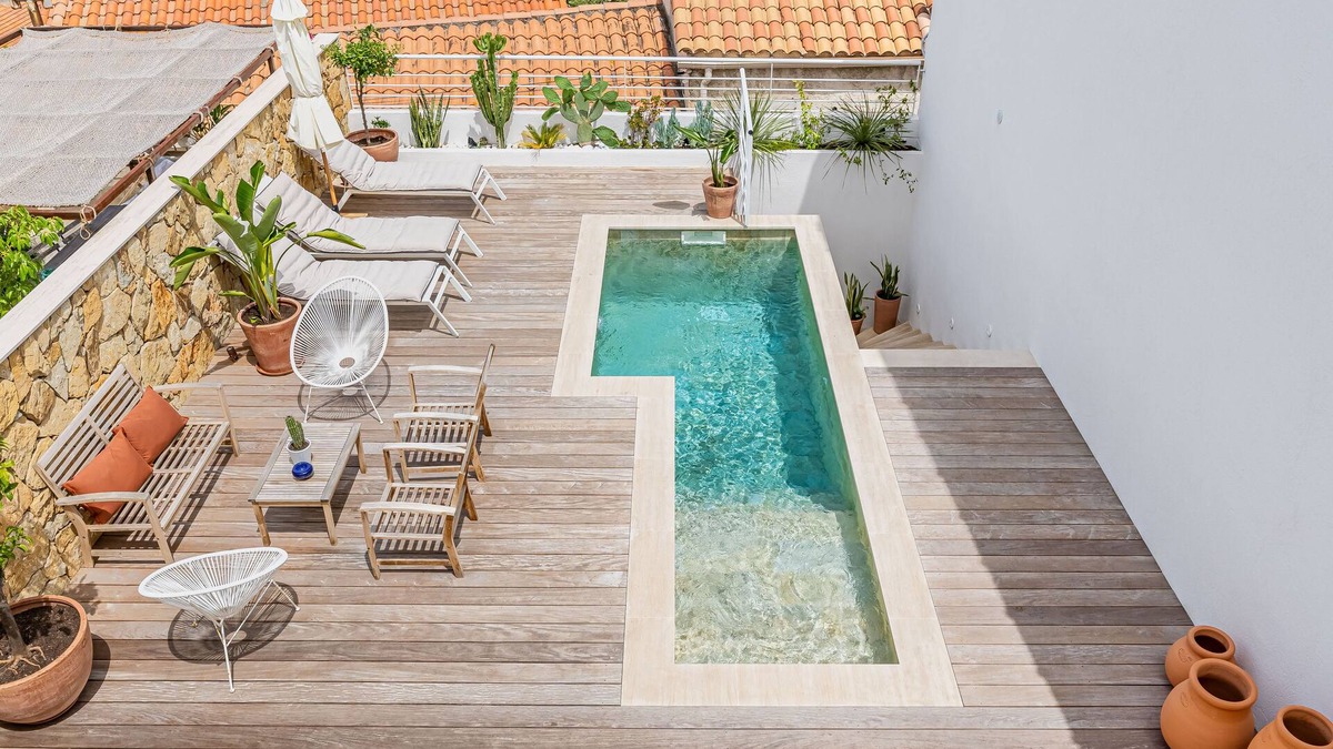 7th Arrondissement House | New architect-designed villa with swimming pool /Quartier Bompard - Endoume