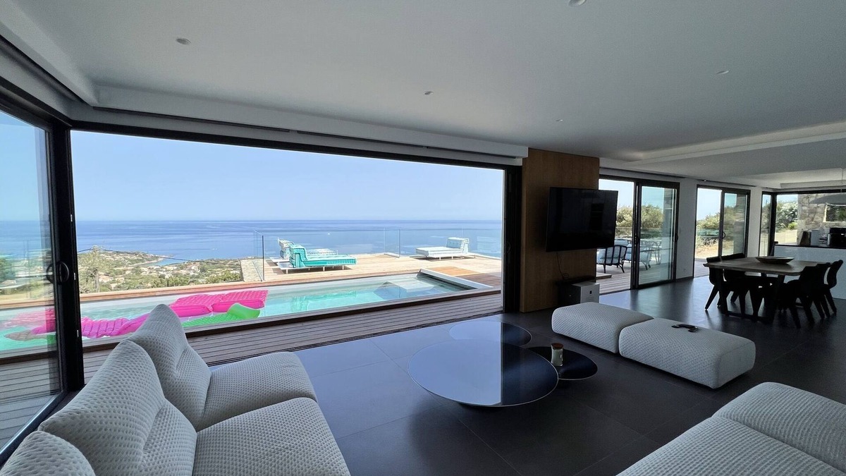 Corbara Villa | New architect-designed villa 2021 - 3 min. drive from the beach