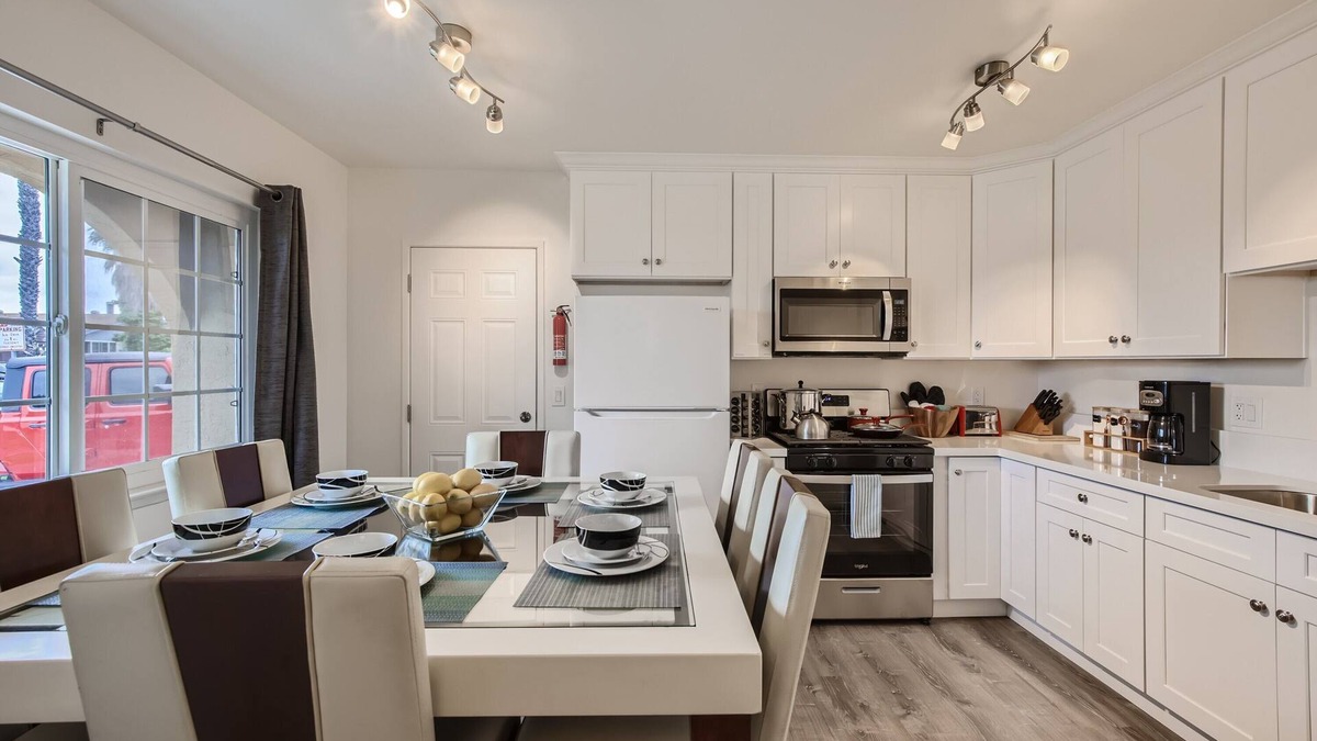 North Valley House | NEW - Awesome 6BR - 15 Min To Beach