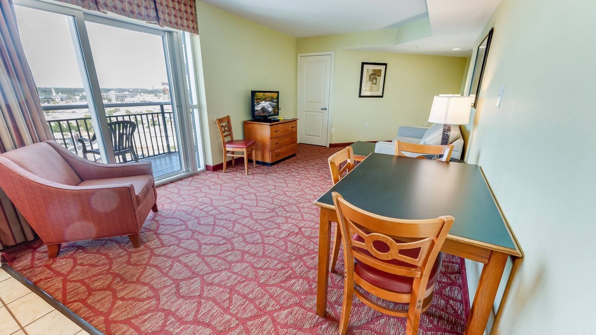 Downtown Myrtle Beach Condo | New Bay View Resort,Great Location,Boardwalk,Pools