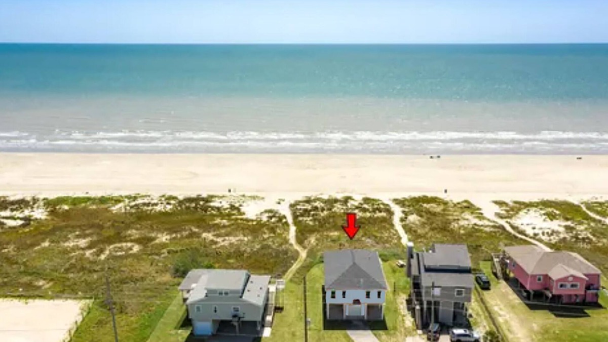 Terramar Beach House | New! Beachfront Boho Bungalow - 3 Bedroom, 2 Bath, Sleeps 10, Amazing views!