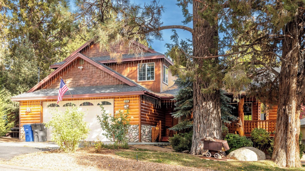 Whispering Forest Cabin | New! Bearadise ~ Hunting Cabin with Game Room
