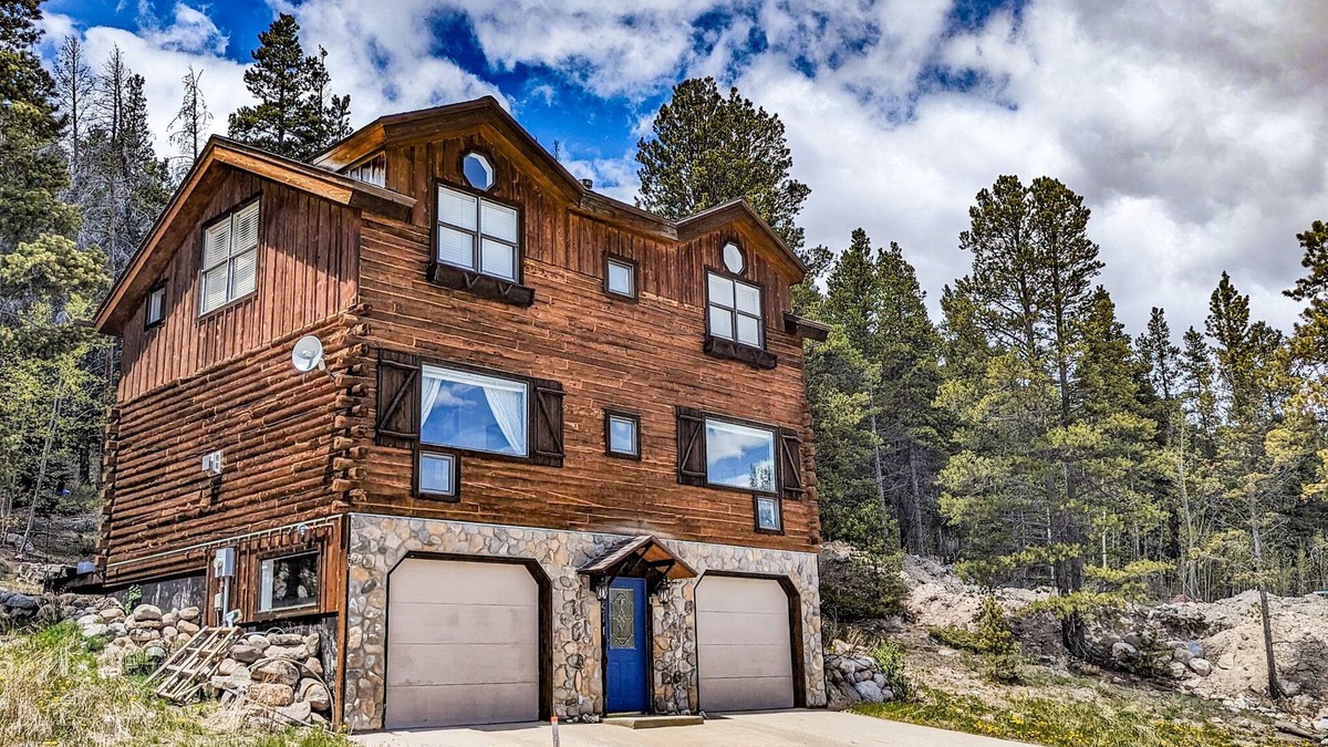 Alma Cabin | New! Beautiful Mountain House Located in the Town of Alma - Valley View