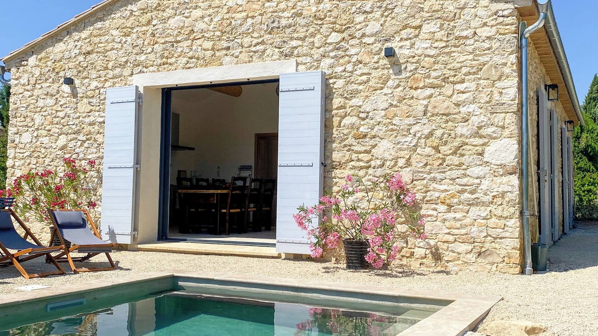 Rustrel Villa | NEW: Beautiful stone house with pool and idyllic view