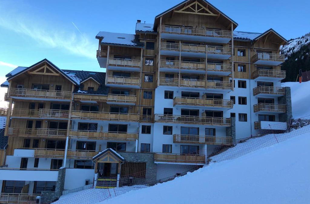 Oz Apartment | *NEW* Bellevue D’Oz Ski In Ski Out Luxury Apartment (8-10 Guests)