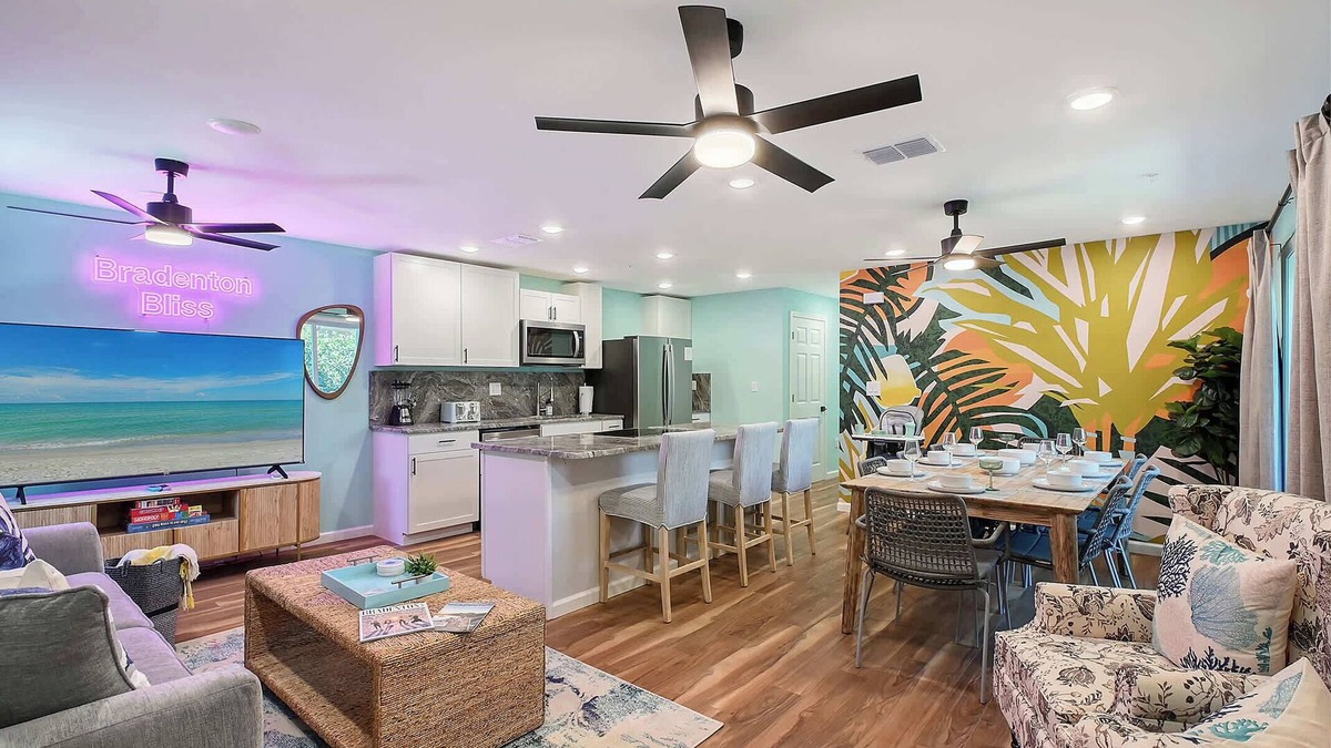 South Bradenton Condo | *NEW* Bradenton Bliss Basecamp - 5bed 2bath Sleeps 10