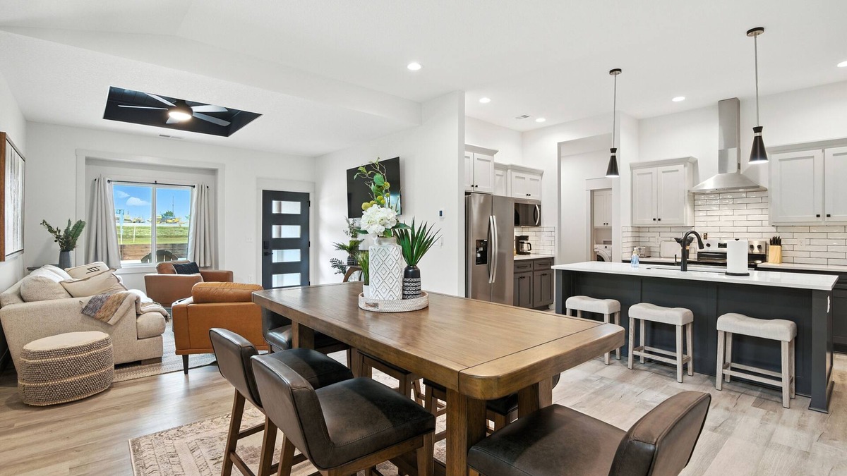 Lawrence House | NEW! Brand New Cool Comfy Lawrence Retreat