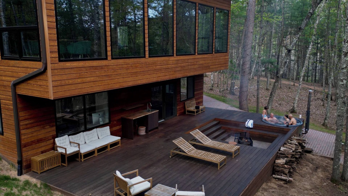 St Germain House | New build unique B Family At The Lake Cabin