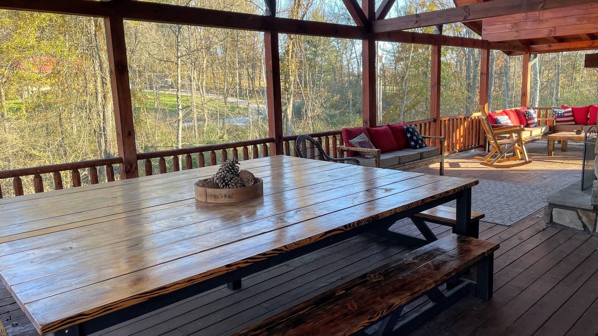 Carbon Hill Cabin | NEW! Byers Retreat!1K&6Q beds! Stay 2 & get 3rd half off, stay 3 and get 4 free!