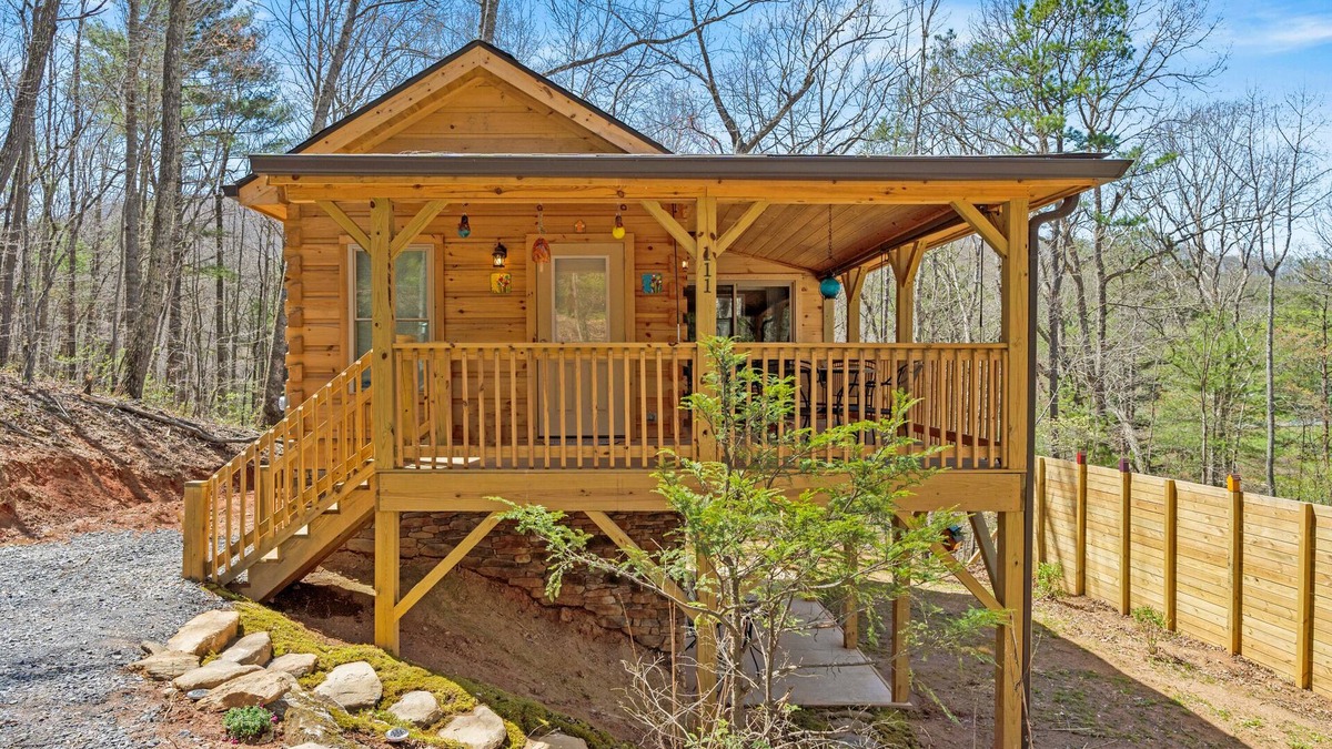 Swannanoa Cabin | NEW Cabin 15 min to Asheville with Blue Mountain Views!