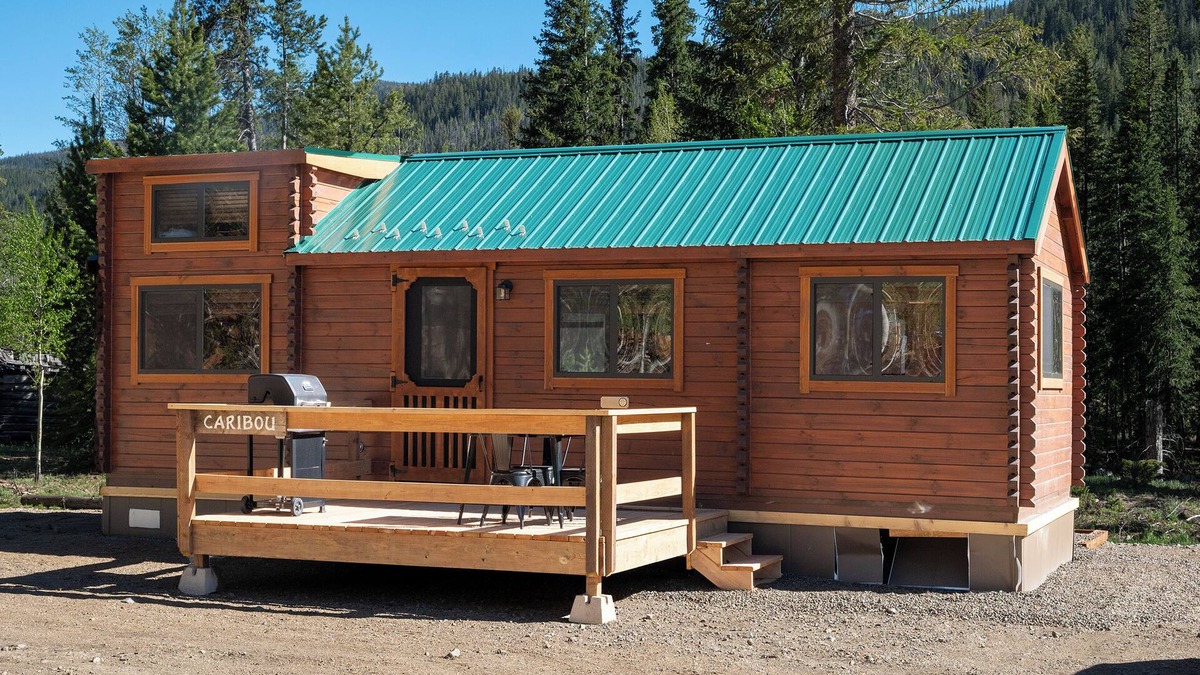 Granby Cabin | New Cabins in the Mountains, Walk to Lake, Pet Friendly, Closet to Lake Granby!
